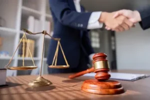 Charlotte truck accident lawyer and personal injury lawyer helping victims recover compensation after a commercial truck accident.